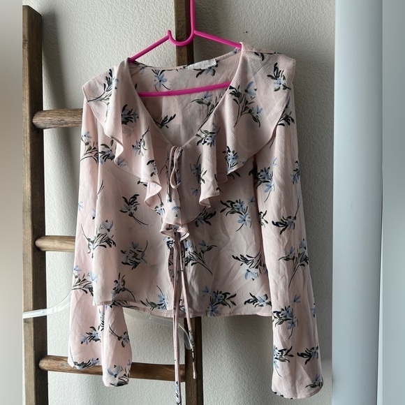 love & piece Tops - Love & Piece - Pink FLORAL BLOUSE size M